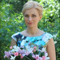 Аня Востренкова